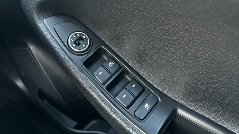 Hyundai i20 1.2 MPi SE 5dr Petrol Hatchback